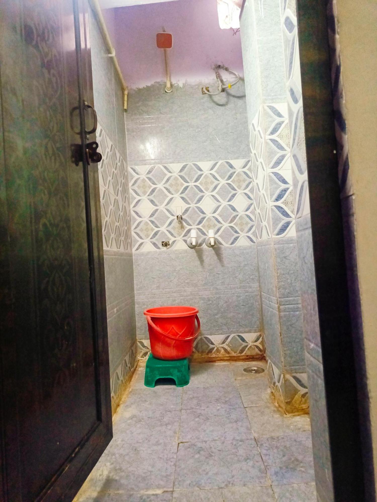 Jay Shree Radhey Home Stay Матура Екстериор снимка