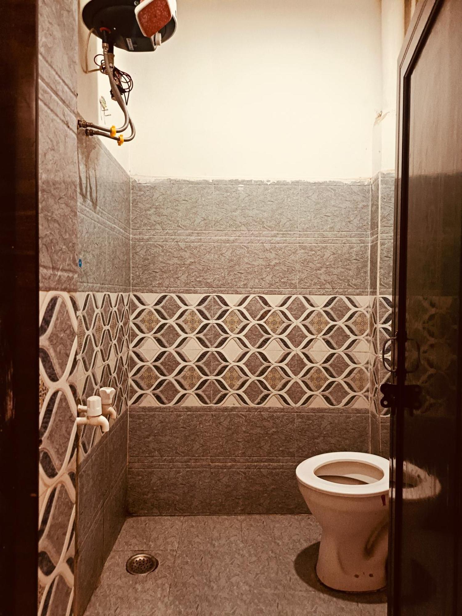 Jay Shree Radhey Home Stay Матура Екстериор снимка